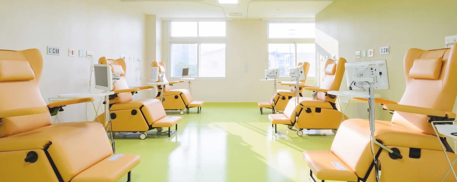 恵佑会札幌病院 がん治療 外来化学療法 恵佑会は消化器がんを中心に
年間3,400件の化学療法を行っています